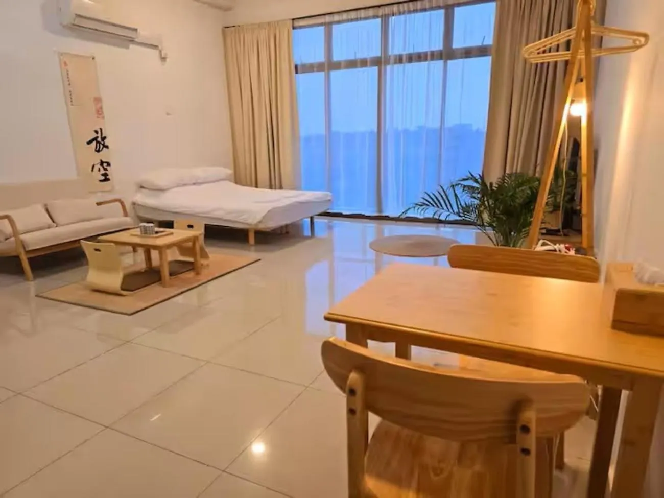 012 Palazio Apartment Japanese Style Studio Mount Austin Wifi & Netflix Johor Bahru 0*,  Malaysia