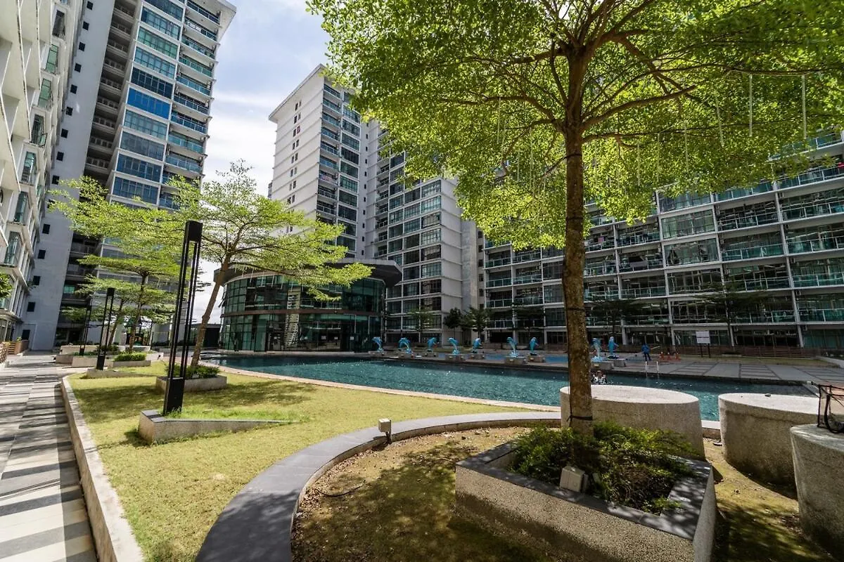 012 Palazio Apartment Japanese Style Studio Mount Austin Wifi & Netflix Johor Bahru Malaysia