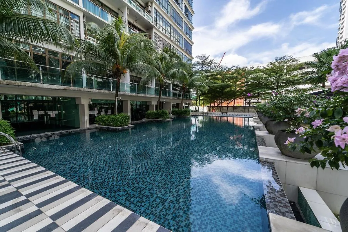 012 Palazio Apartment Japanese Style Studio Mount Austin Wifi & Netflix Johor Bahru 0*,  Malaysia