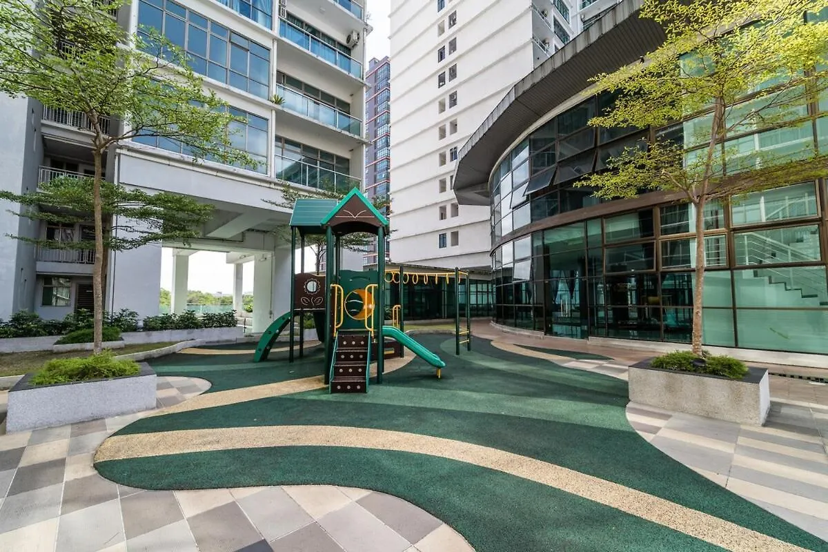 012 Palazio Apartment Japanese Style Studio Mount Austin Wifi & Netflix Johor Bahru