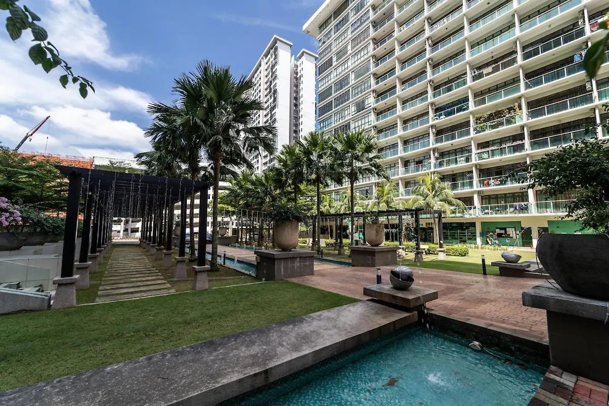 012 Palazio Apartment Japanese Style Studio Mount Austin Wifi & Netflix Johor Bahru Malaysia